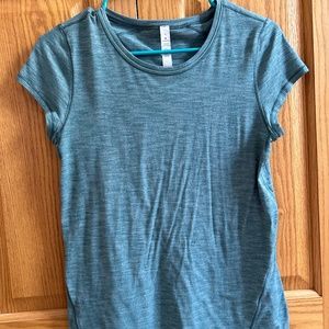 Lululemon T-Shirt - Women's